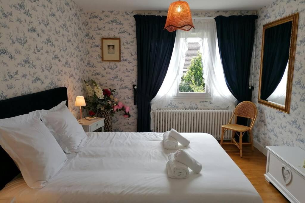 La Roseliere Maison Plain Pied Confortable Belle Decoration Jardin Magnifique 10 Mn A Pied Centre Ville Bayeux Proche Plages Du Debarquement Exteriör bild