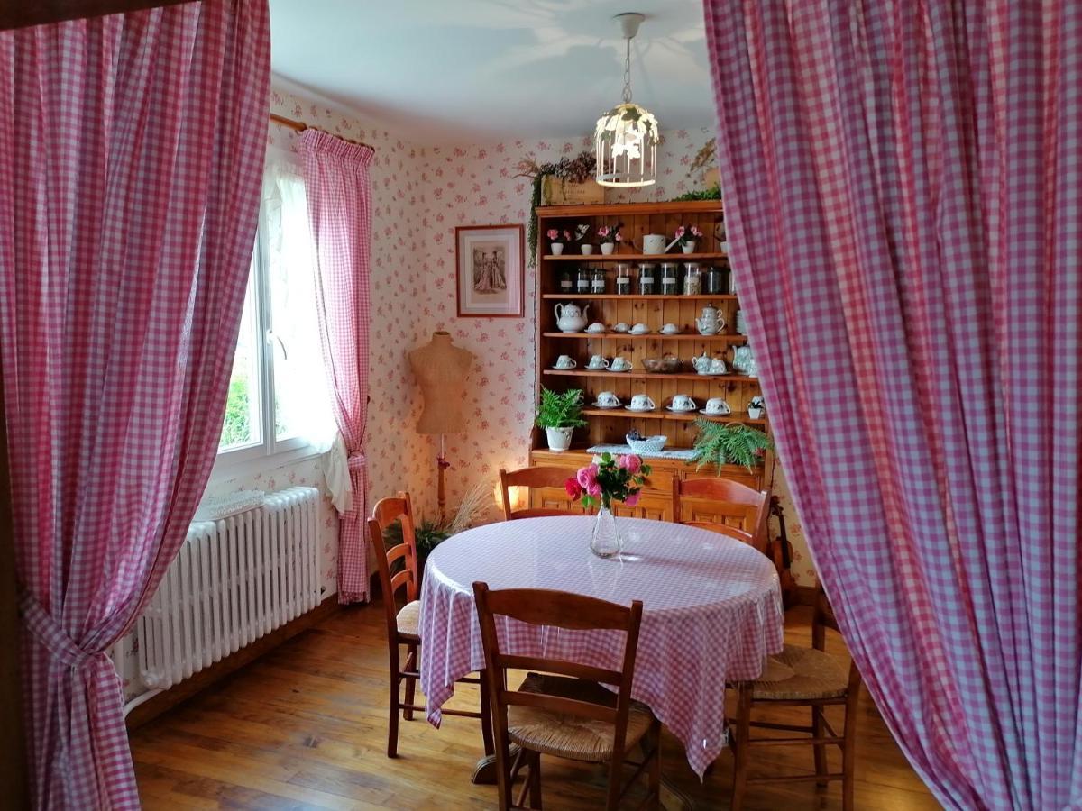 La Roseliere Maison Plain Pied Confortable Belle Decoration Jardin Magnifique 10 Mn A Pied Centre Ville Bayeux Proche Plages Du Debarquement Exteriör bild