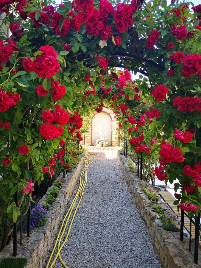 La Roseliere Maison Plain Pied Confortable Belle Decoration Jardin Magnifique 10 Mn A Pied Centre Ville Bayeux Proche Plages Du Debarquement Exteriör bild
